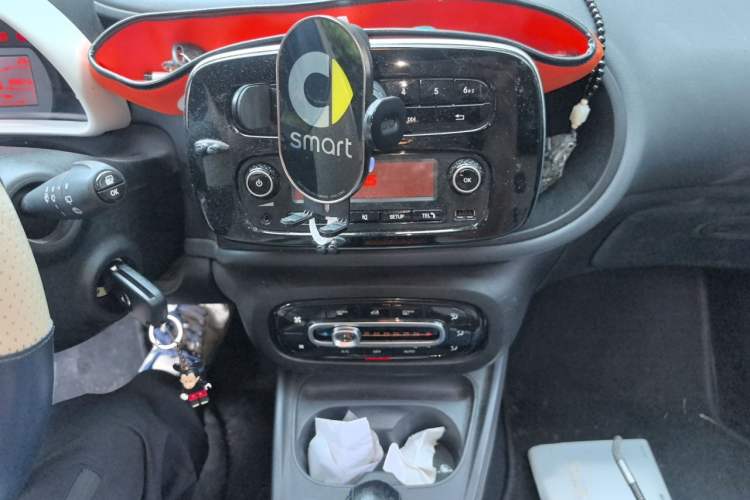 Used smart forfour 2018 1.0L 52 kW Dynamic Edition Audio And AC Panel