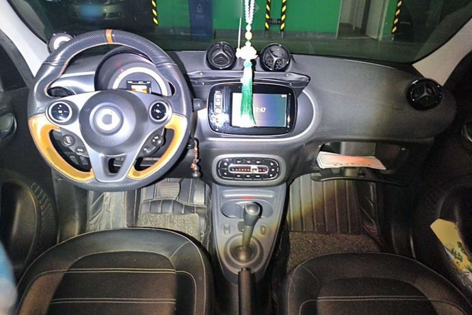 Used smart forfour 2018 0.9T 66 kW Pioneer Edition Center Console