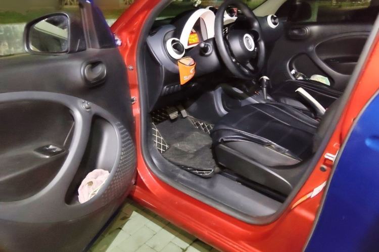 Used smart forfour 2018 1.0L 52 kW Dynamic Edition Driver Seat
