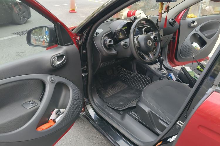 Used smart forfour 2018 1.0L 52kW Passion Edition Driver Seat