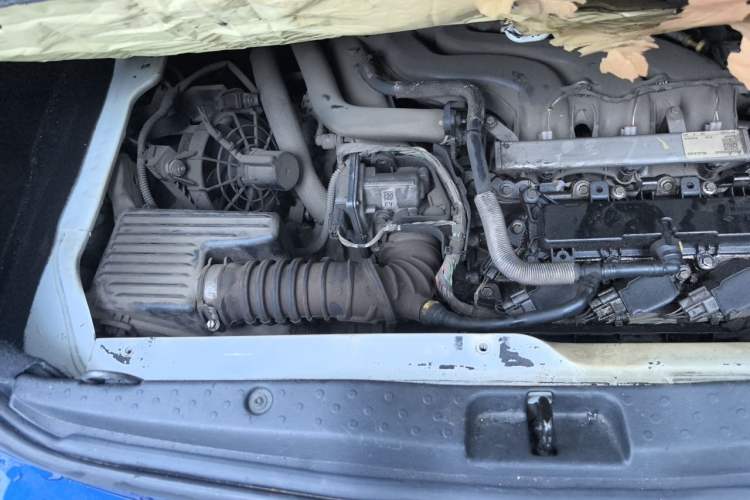 Used smart forfour 2018 1.0L 52 kW Dynamic Edition Engine Bay Right