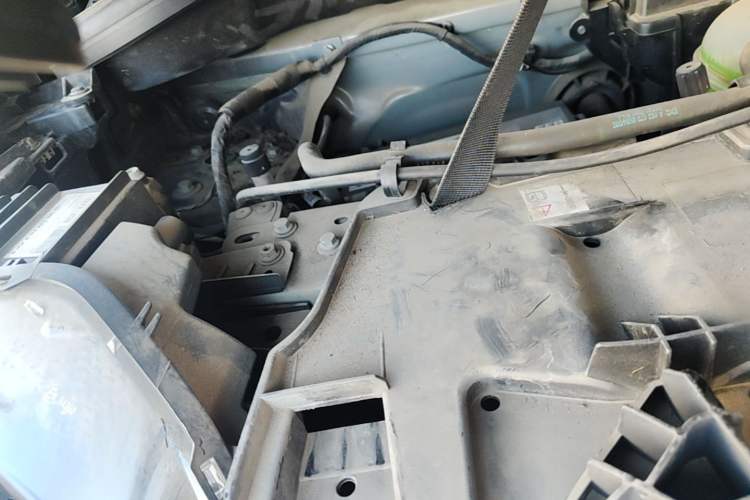 Used smart forfour 2018 1.0L 52kW Passion Edition Engine Bay Right