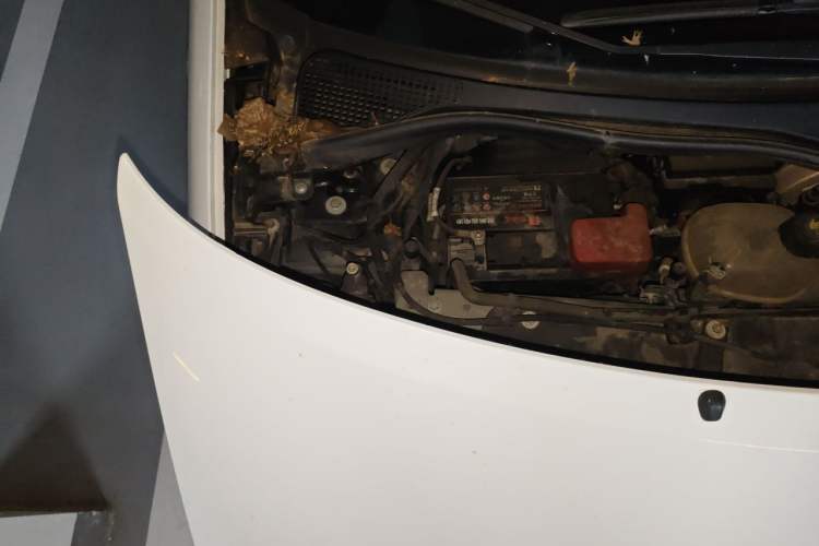 Used smart forfour 2018 1.0L 52 kW Dynamic Edition Engine Bay Right