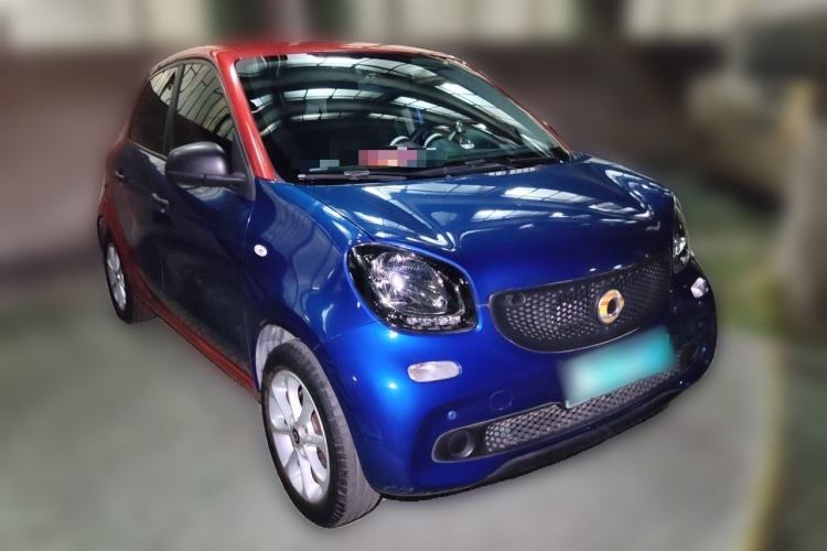 Used smart forfour 2018 1.0L 52 kW Dynamic Edition Front Right 45 Deg