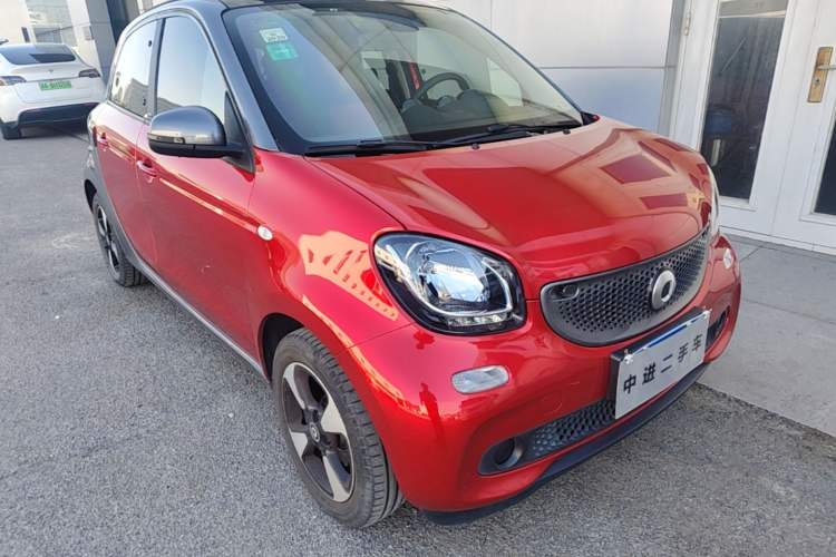 Used smart forfour 2018 1.0L 52kW Passion Edition Front Right 45 Deg