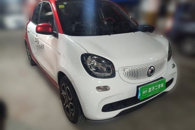 Used smart forfour 2018 0.9T 66 kW Pioneer Edition Front Right 45 Deg