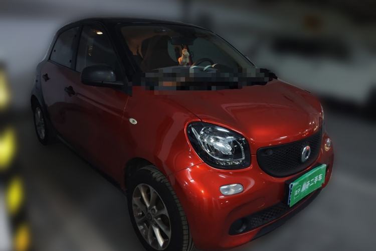 Used smart forfour 2018 1.0L 52 kW Dynamic Edition Front Right 45 Deg