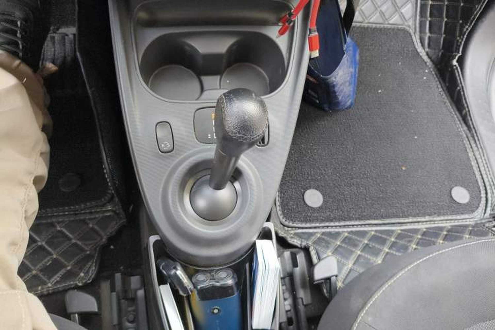 Used smart forfour 2018 1.0L 52kW Passion Edition Gear Lever