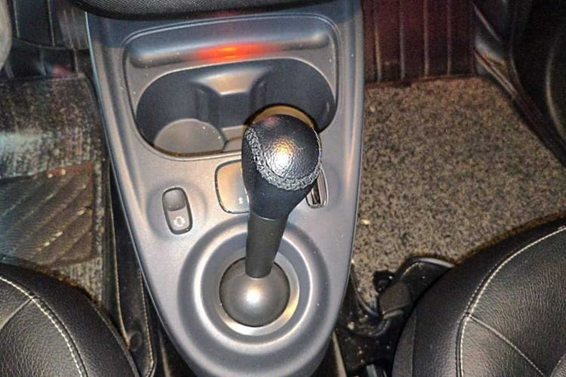 Used smart forfour 2018 0.9T 66 kW Pioneer Edition Gear Lever