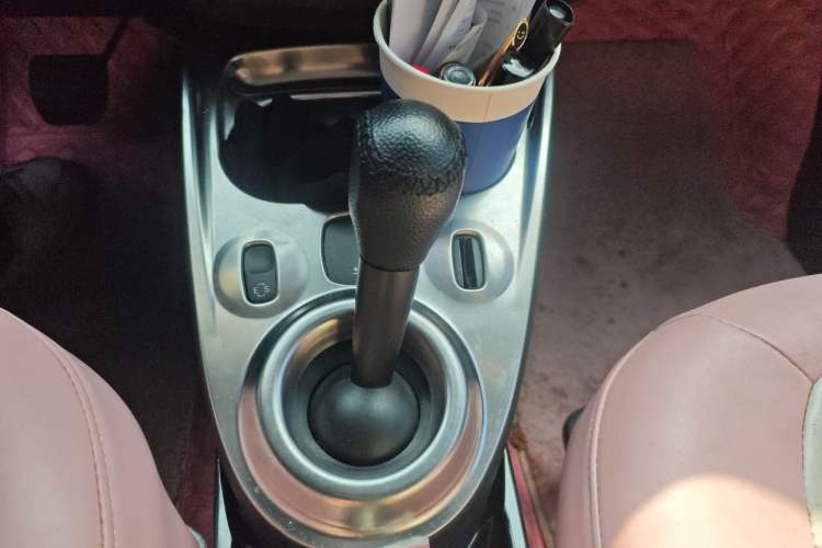 Used smart forfour 2018 1.0L 52kW Passion Edition Gear Lever