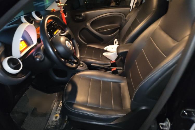 Used smart forfour 2018 1.0L 52 kW Dynamic Edition Left Front Seat