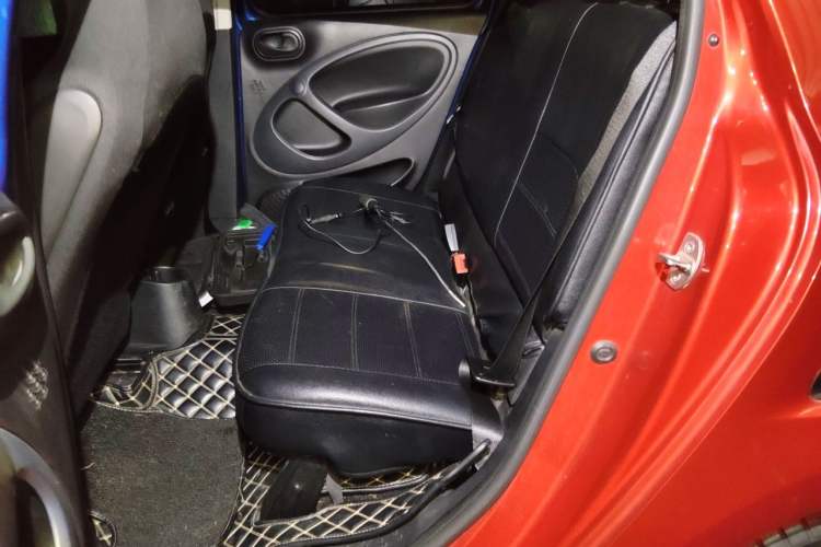 Used smart forfour 2018 1.0L 52 kW Dynamic Edition Left Rear Seat