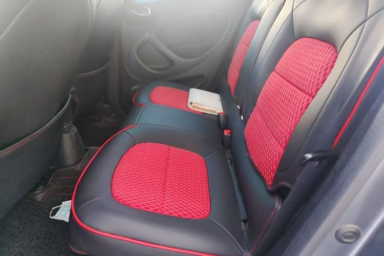 Used smart forfour 2018 1.0L 52kW Passion Edition Left Rear Seat