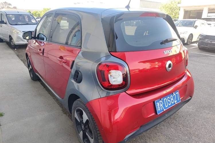 Used smart forfour 2018 1.0L 52kW Passion Edition Rear Left 45 Deg