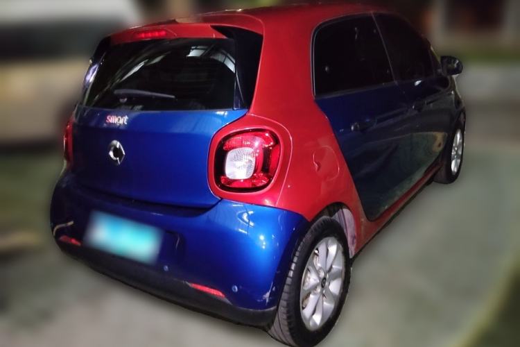 Used smart forfour 2018 1.0L 52 kW Dynamic Edition Rear Right 45 Deg