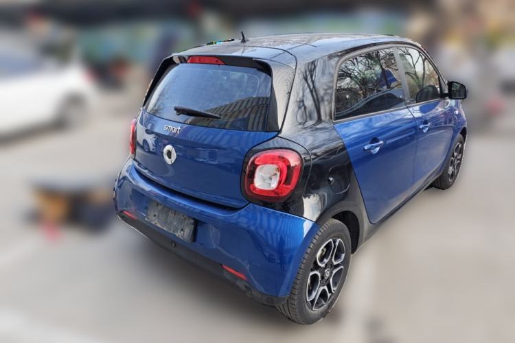 Used smart forfour 2018 0.9T 66 kW Pioneer Edition Rear Right 45 Deg