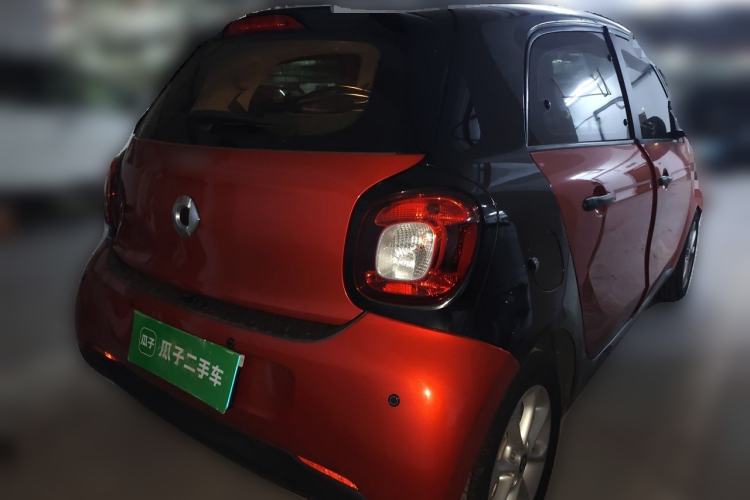 Used smart forfour 2018 1.0L 52 kW Dynamic Edition Rear Right 45 Deg