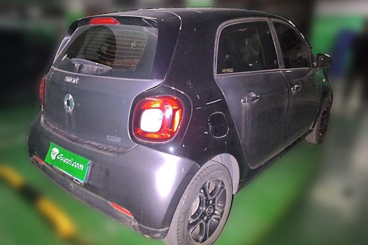 Used smart forfour 2018 0.9T 66 kW Pioneer Edition Rear Right 45 Deg