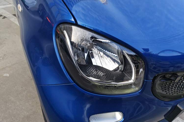 Used smart forfour 2018 0.9T 66 kW Pioneer Edition Right Front Headlight