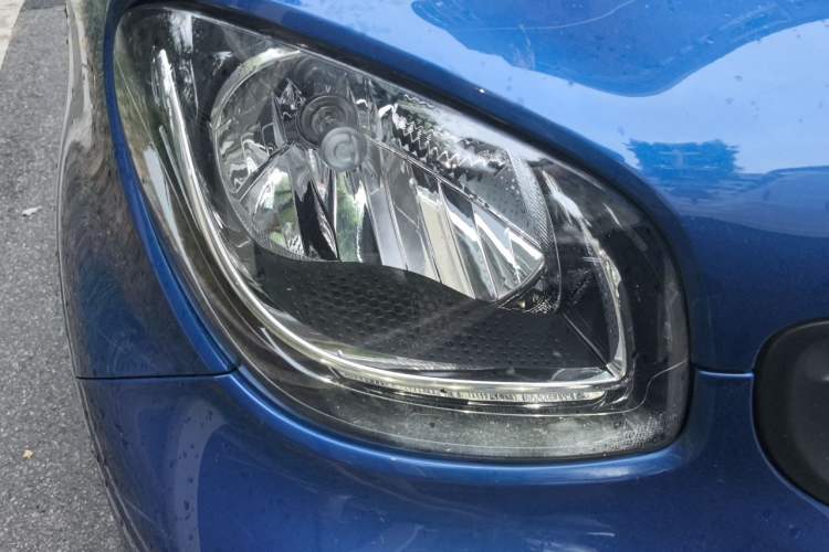 Used smart forfour 2018 1.0L 52 kW Dynamic Edition Right Front Headlight