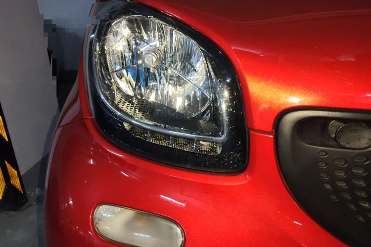 Used smart forfour 2018 1.0L 52 kW Dynamic Edition Right Front Headlight