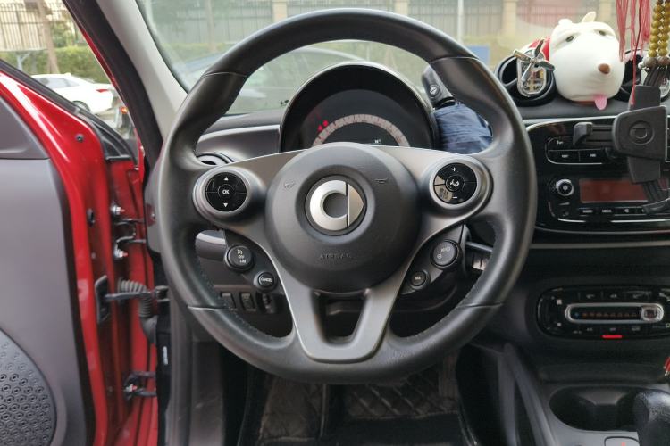 Used smart forfour 2018 1.0L 52kW Passion Edition Steering Wheel