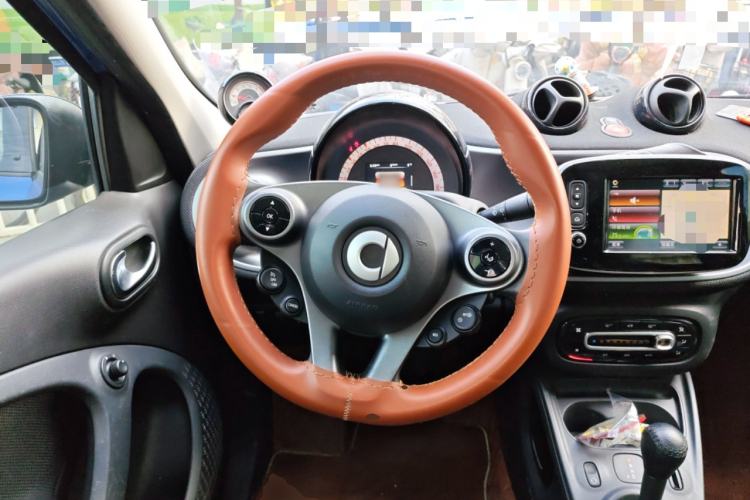 Used smart forfour 2018 0.9T 66 kW Pioneer Edition Steering Wheel
