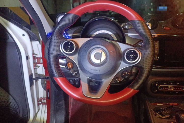 Used smart forfour 2018 0.9T 66 kW Pioneer Edition Steering Wheel