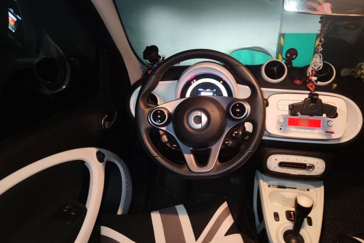 Used smart forfour 2018 1.0L 52kW Passion Edition Steering Wheel
