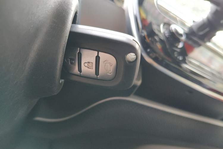 Used smart forfour 2018 1.0L 52kW Passion Edition Vehicle Key