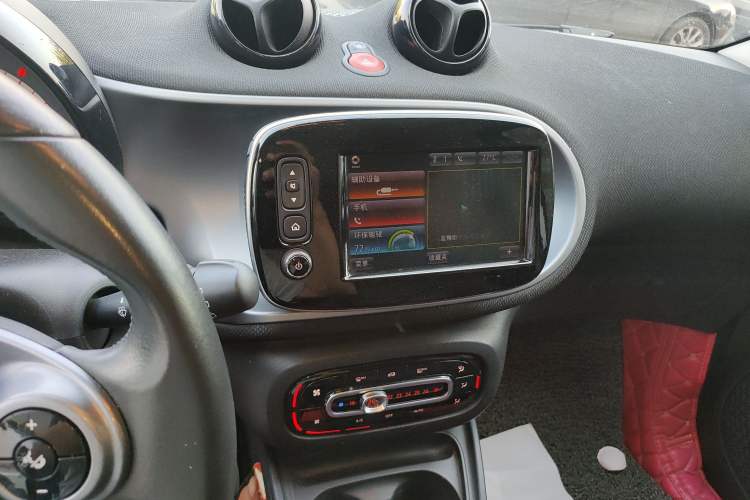 Used smart forfour 2018 0.9T 66 kW Pioneer Edition Audio And AC Panel