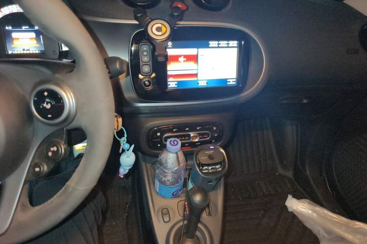 Used smart forfour 2018 0.9T 66 kW Pioneer Edition Audio And AC Panel
