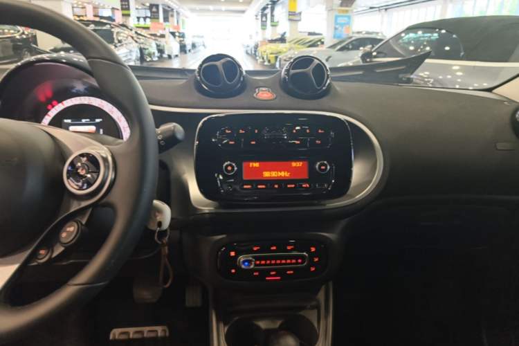 Used smart forfour 2018 1.0L 52kW Passion Edition Audio And AC Panel