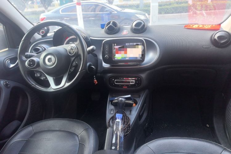 Used smart forfour 2018 0.9T 66 kW Pioneer Edition Center Console
