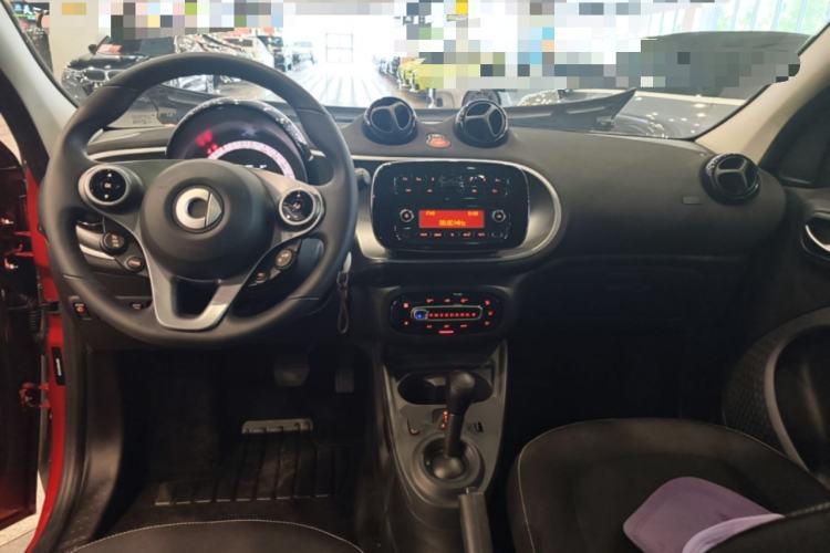 Used smart forfour 2018 1.0L 52kW Passion Edition Center Console