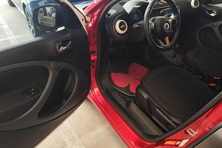 Used smart forfour 2018 1.0L 52kW Passion Edition Driver Seat