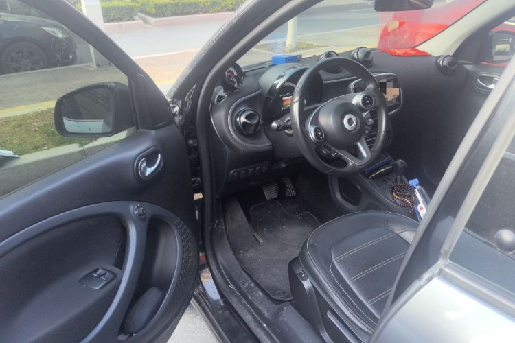 Used smart forfour 2018 0.9T 66 kW Pioneer Edition Driver Seat
