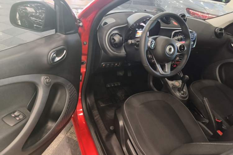 Used smart forfour 2018 1.0L 52kW Passion Edition Driver Seat