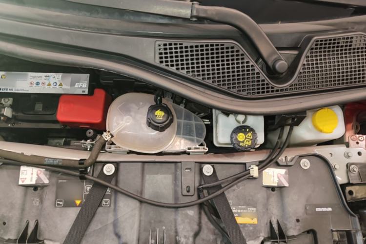 Used smart forfour 2018 1.0L 52kW Passion Edition Engine Bay