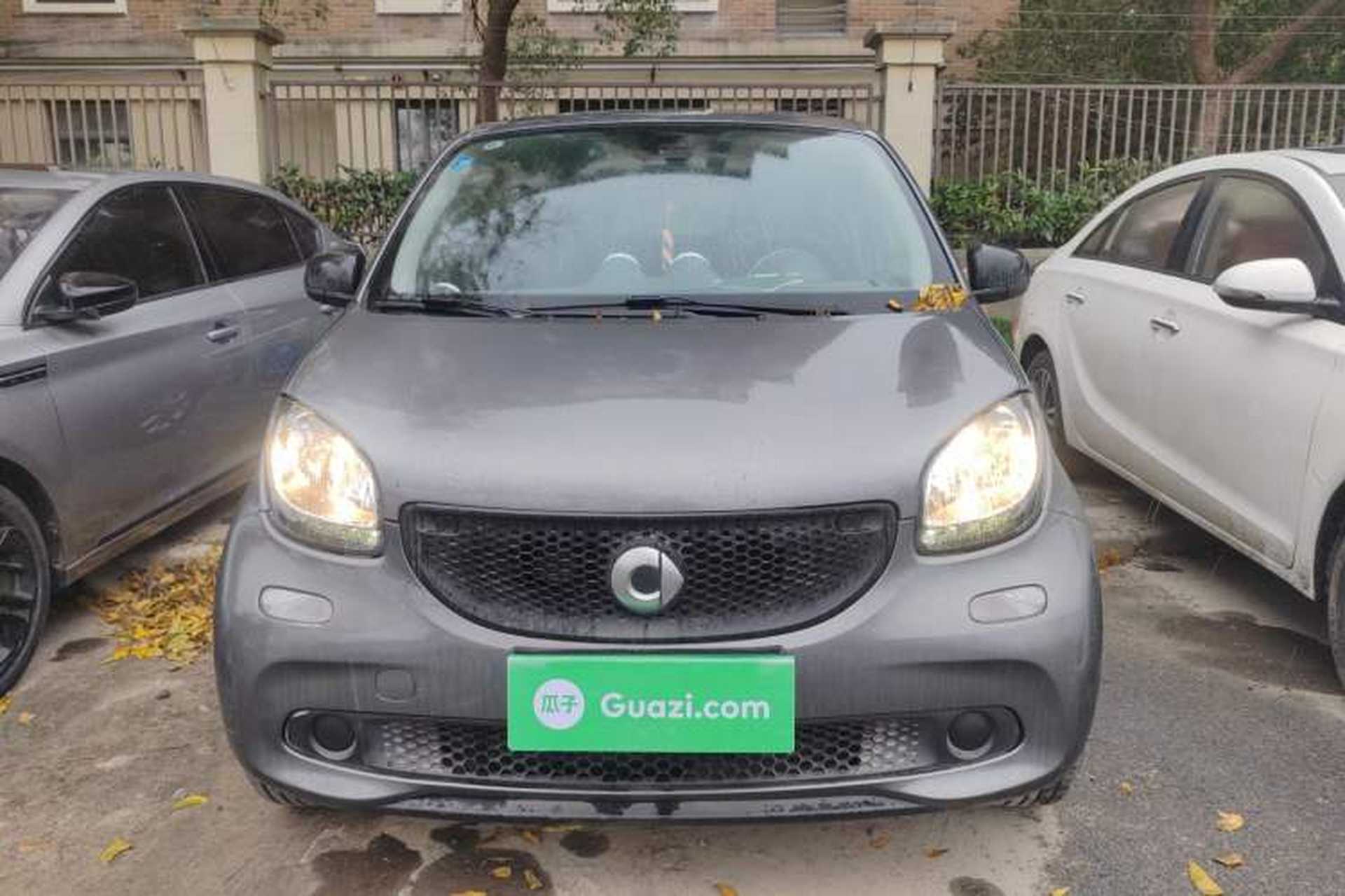 Used smart forfour 2018 1.0L 52 kW Dynamic Edition Exterior 1