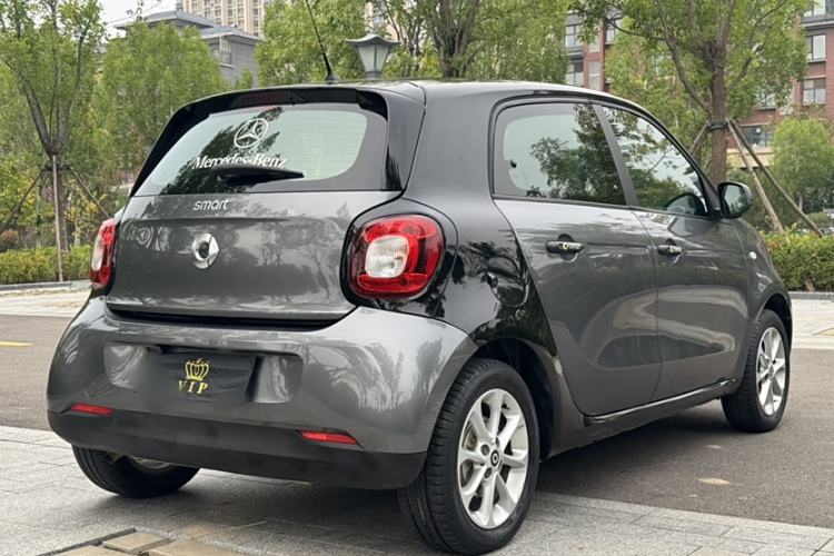 Used smart forfour 2018 1.0L 52 kW Dynamic Edition Exterior 1