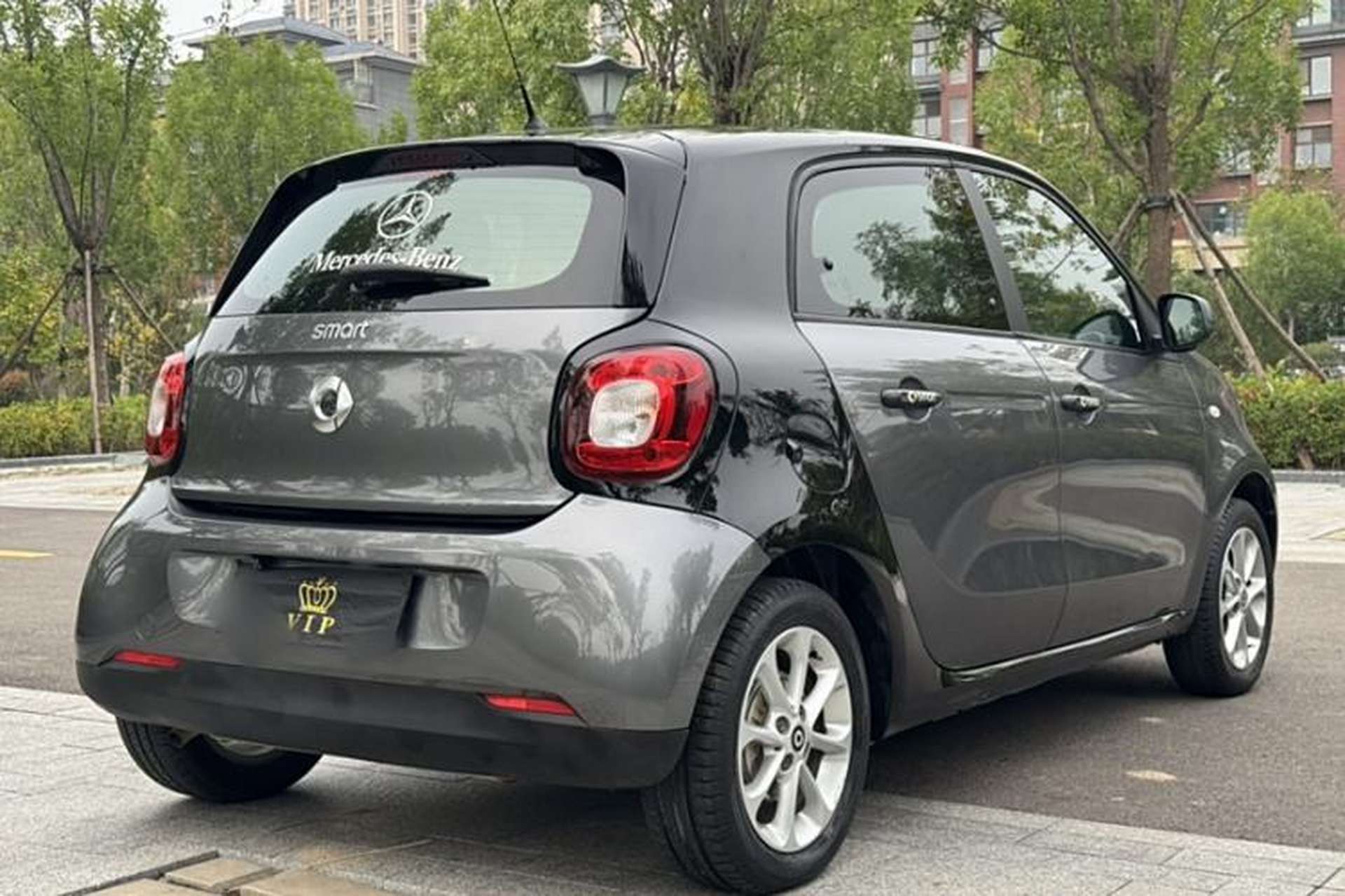 Used smart forfour 2018 1.0L 52 kW Dynamic Edition Exterior 1