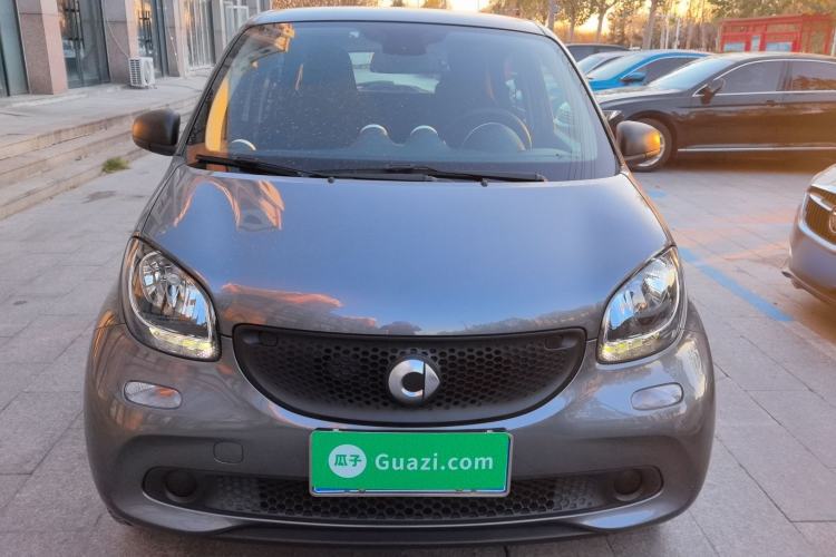 Used smart forfour 2018 1.0L 52 kW Dynamic Edition Exterior 1