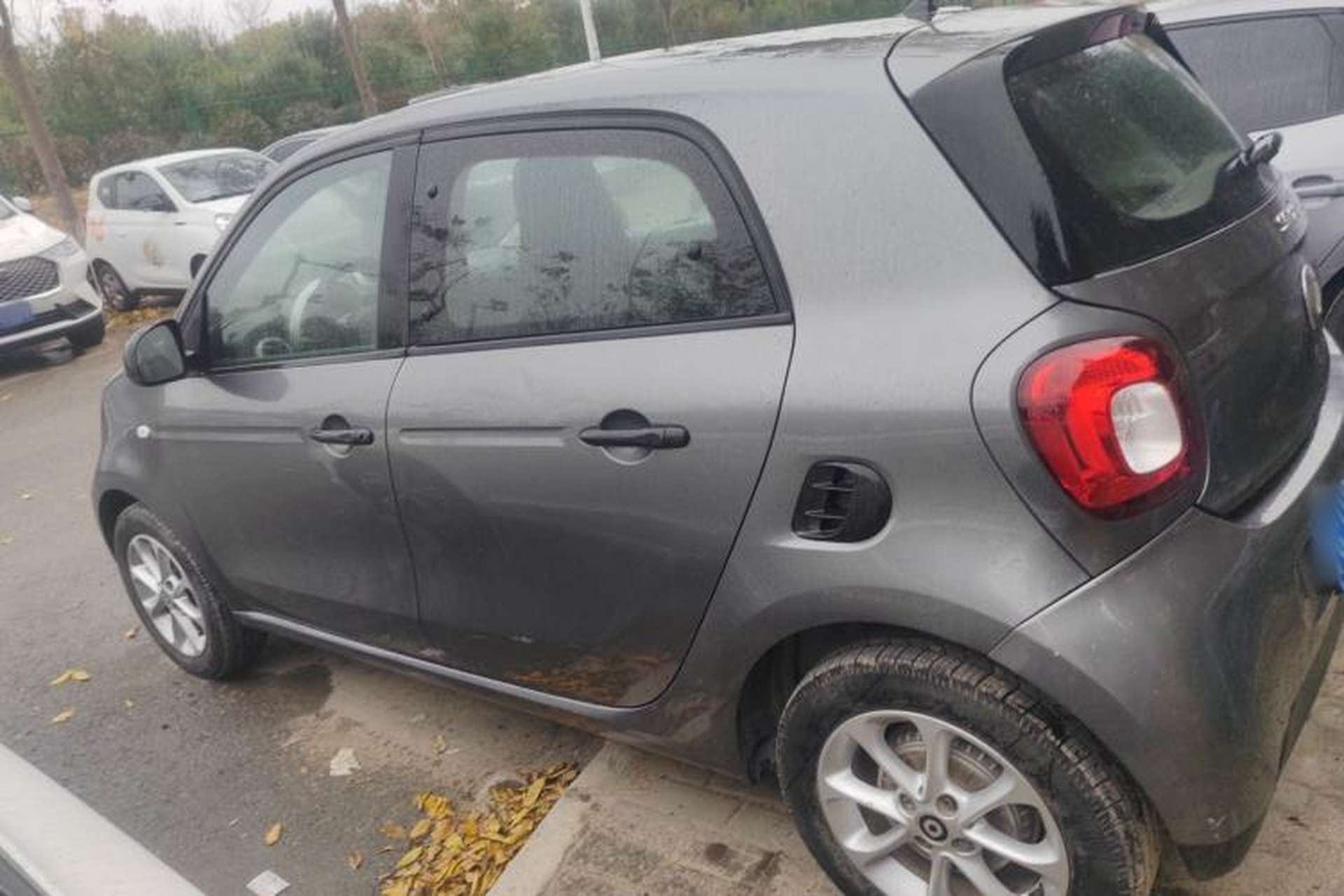 Used smart forfour 2018 1.0L 52 kW Dynamic Edition Exterior 3