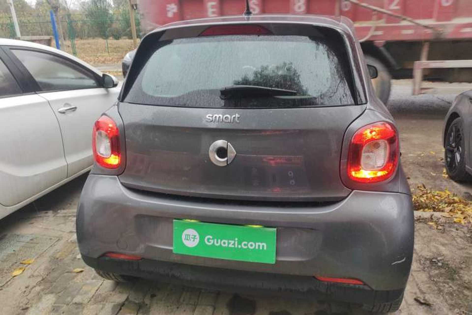 Used smart forfour 2018 1.0L 52 kW Dynamic Edition Exterior 4