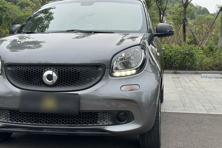 Used smart forfour 2018 1.0L 52 kW Dynamic Edition Exterior 4