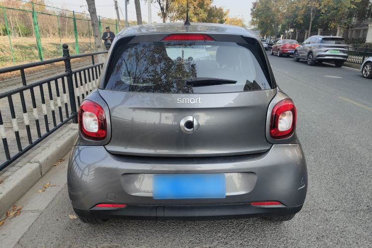 Used smart forfour 2018 1.0L 52 kW Dynamic Edition Exterior 4