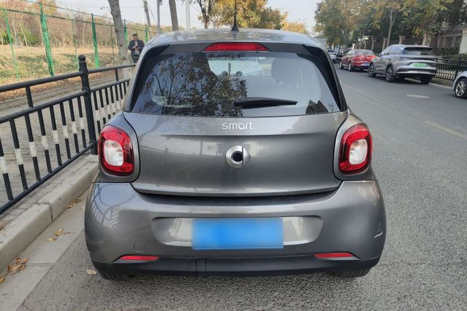 Used smart forfour 2018 1.0L 52 kW Dynamic Edition Exterior 4