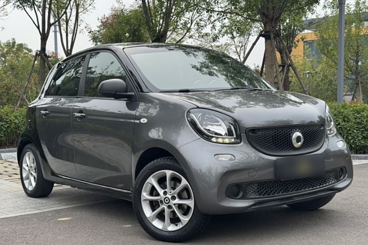 Used smart forfour 2018 1.0L 52 kW Dynamic Edition Exterior 5