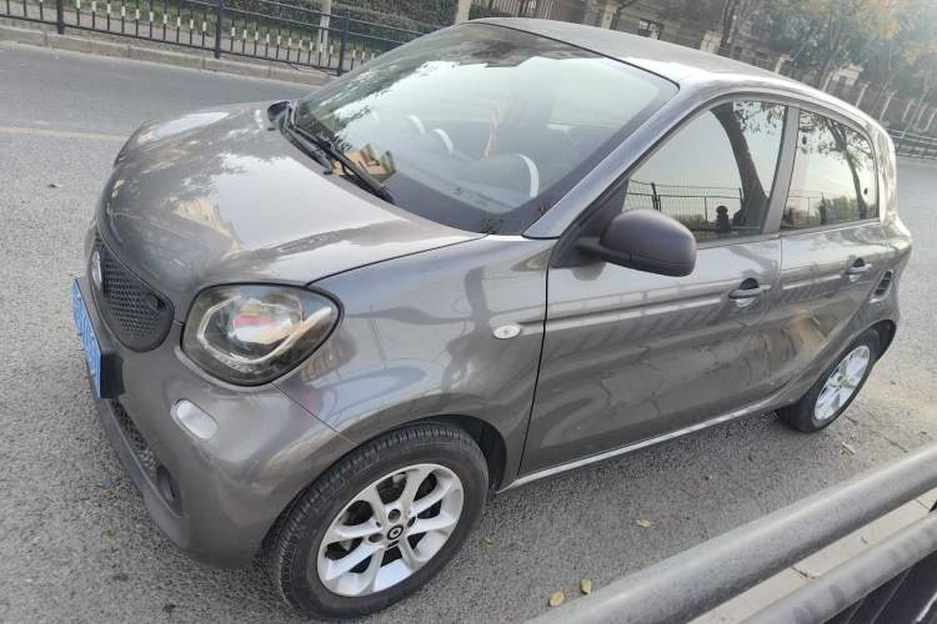Used smart forfour 2018 1.0L 52 kW Dynamic Edition Exterior 5